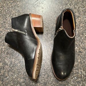 Xena Womens size 7 Workwear boots.